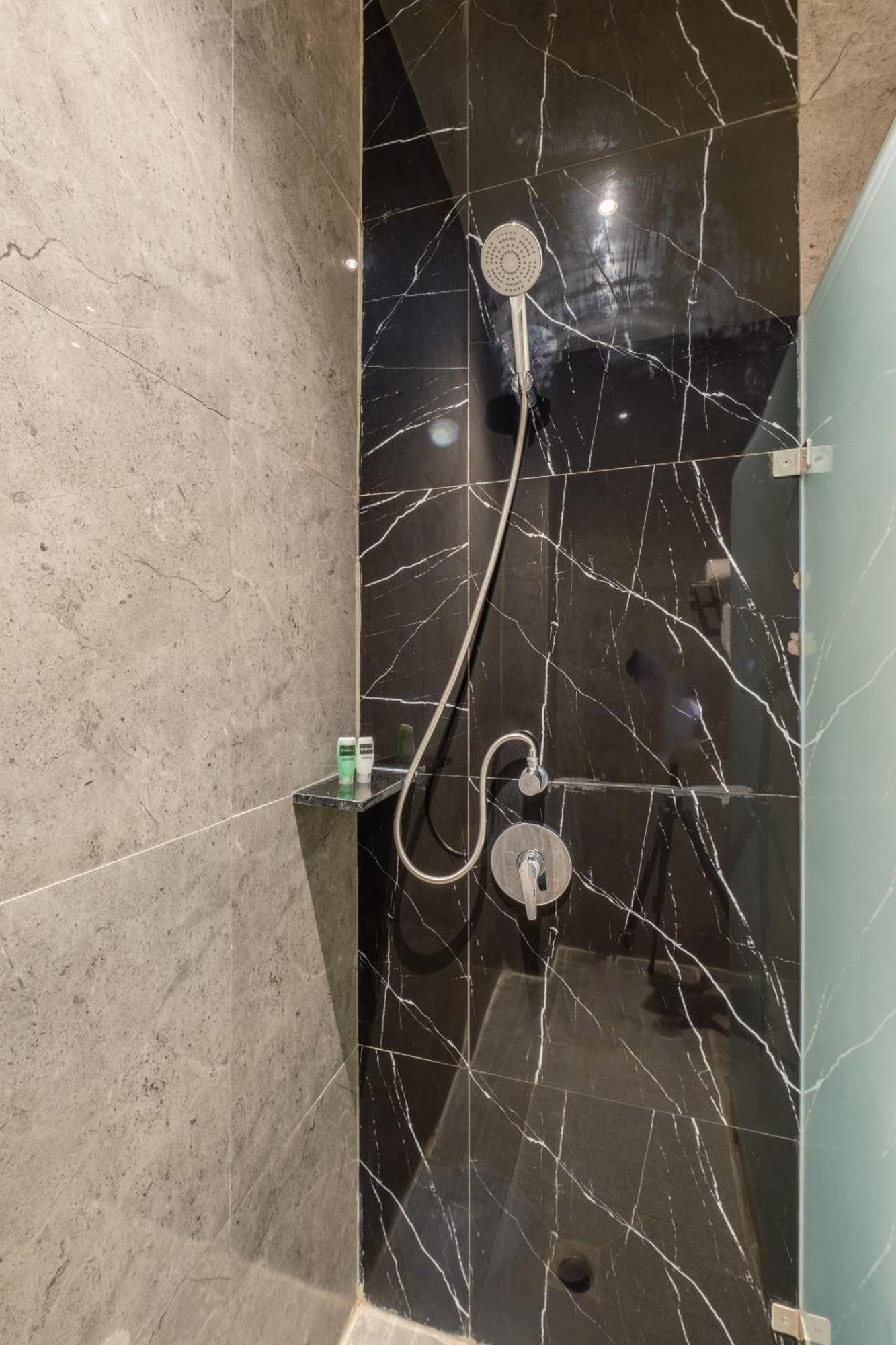 Dejavu 2.0 Hotel Bajo Komodo Labuan Bajo Extérieur photo