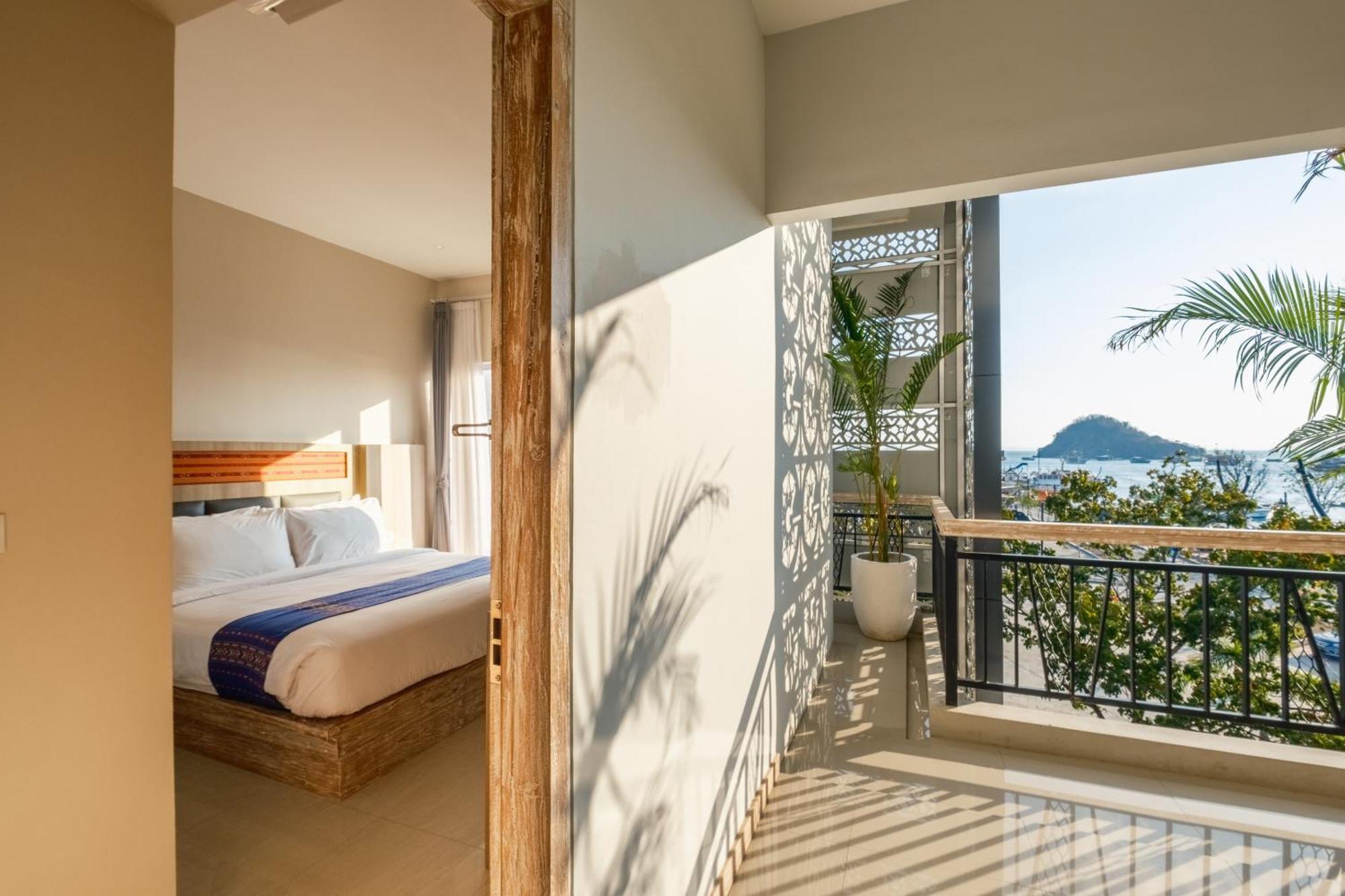 Dejavu 2.0 Hotel Bajo Komodo Labuan Bajo Extérieur photo