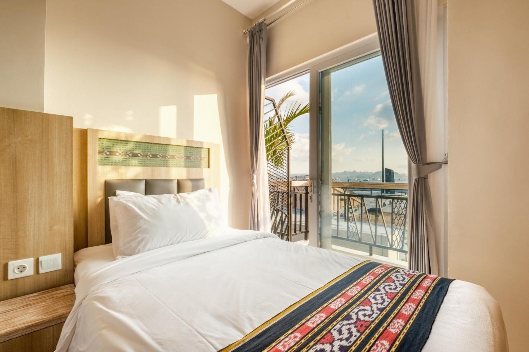 Dejavu 2.0 Hotel Bajo Komodo Labuan Bajo Extérieur photo