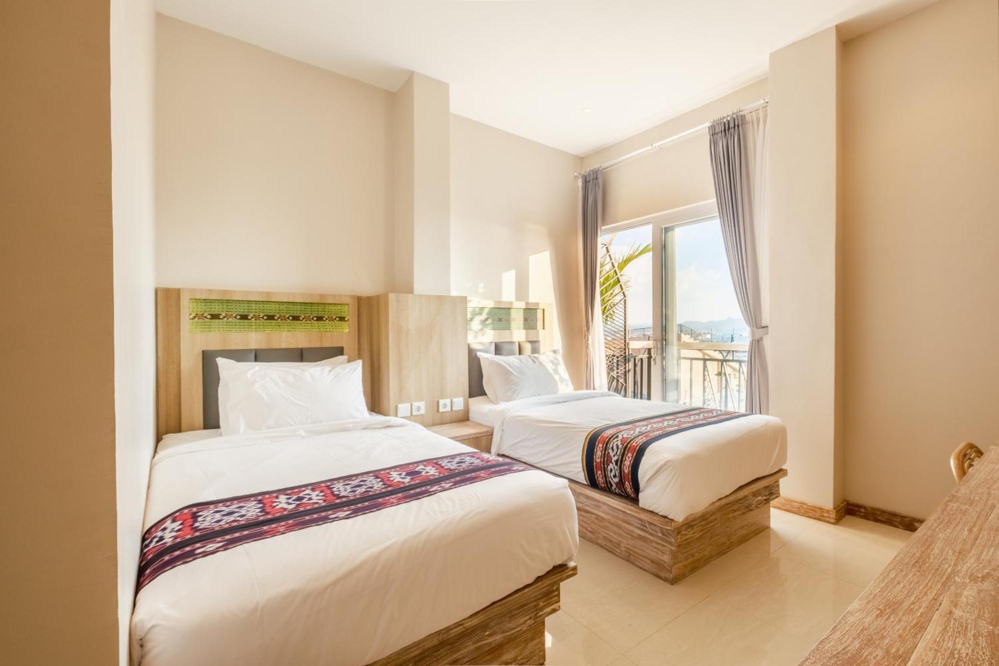 Dejavu 2.0 Hotel Bajo Komodo Labuan Bajo Extérieur photo